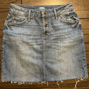 Women’s 6, Old Navy, medium wash jean skirt